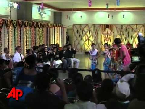 Raw Video: Obama Dances With Indian Children